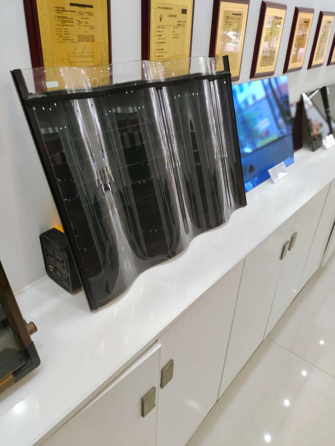 西藏某太阳能企业邀请我们工程师现场指导工作